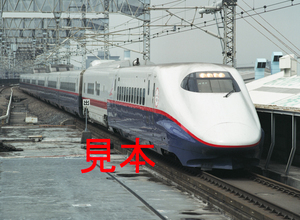 鉄道写真、645ネガデータ、162963290002、新幹線E2系（N21編成）＋East-i（E926-13号車）、JR大宮駅、2011.08.23、（4458×3265）