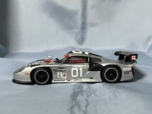 ミニチャンプス製　　ポルシェ　911 GT1 #01 (1/43)_画像1