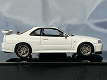 オートアート製　　ニッサン　スカイライン　GTR Vスペック　Ⅱ (R34) 白　　　　1/43_画像5