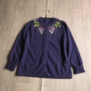 100円スタート○ カシミヤ100% ラウンドネック　ニット　セーター　花柄　装飾　カーディガン