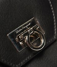 美品 サルバトーレフェラガモ 長財布 ガンチーニ レディース Salvatore Ferragamo [0502]_画像5