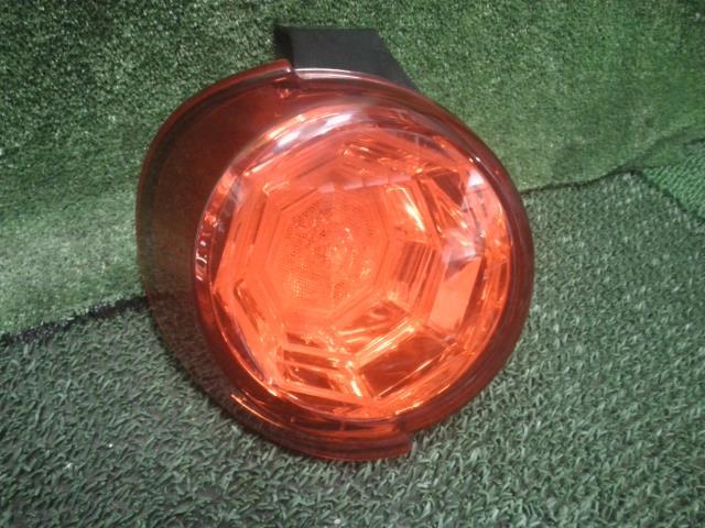 キャスト スタイルX SA2 DBA-LA250S 左テールランプ 20519 