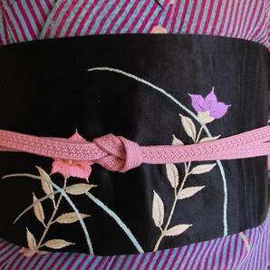牡丹 桔梗 菊紅葉の花いかだ 総刺繍 アンティーク名古屋帯の画像2