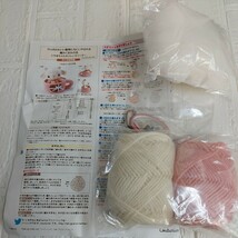 100円～ 2 フェリシモ 手芸キット■12ヵ月かわいい動物たち編みぐるみ・やぎちゃんのバレンタインデー_画像1