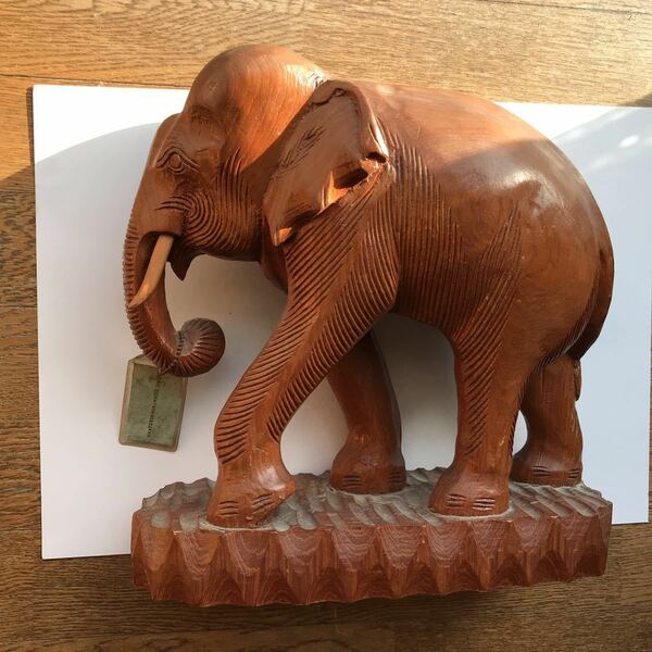 即決 送料込み 木彫りの象 たぶんタイの民芸品 概算サイズ・重量：高さ32cm 幅30cm x 14cm 重量3.2kg