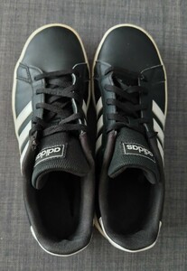 【中古】アディダス adidas レディース スニーカー グランドコートK GRANDCOURTK EF0102 23.5cm ブラック 黒 匿名配送可