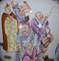 【多寶屋】■古美術 旧家蔵出■大清雍正年製款 粉彩 描金 十八羅漢図梅瓶 時代物 T08_画像5