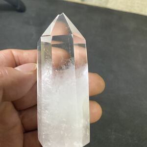 ブラジル産白い 水晶クラスター 能量六角柱　(幸運水晶原石)014