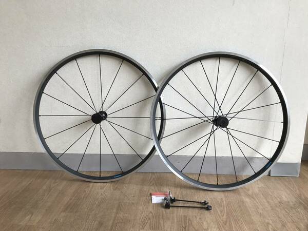 新品未使用　WH-RS300 クリンチャー SHIMANO シマノ