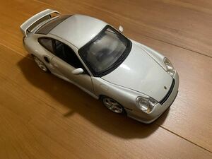 オートアート社製5代目ポルシェ911 996型　ポルシェ911GT2 1/18スケール　ダイキャスト製　箱無し現品のみ