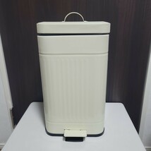 【美品】スチール スクエア ペダルペール ブランチ 12L ゴミ箱 収納 ペダル ダストボックス キッチン 蓋 ごみ箱 中古 送料無料_画像2