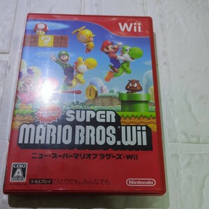 【Wii】 New スーパーマリオブラザーズ Wii取扱説明書セロテープ貼りがあります。ディスクに小キズがあります。