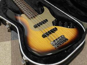 2021年限定版　FENDER DELUXE JAZZ BASS V KAZUKI ARAI EDITION