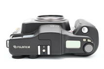1A-935 ◆美品 FUJIFILM 富士フイルム GA645 Professional 6X4.5 中判 フィルムカメラ 元箱 付属品_画像4