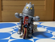 ⑨バイクに乗るロボット「BABY ROBOT」・ブリキのおもちゃ（ギミック有り）動作動画あり_画像3