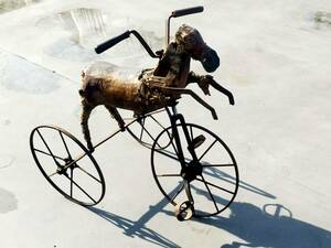 木馬型三輪車大正－昭和初期頃子供の三輪車オブジェ神馬玩具曳馬古民藝ジョルジョデキリコ