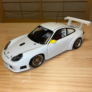 オートアート製1/18 ポルシェ911GT3R