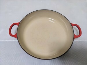 LE CREUSET　ル・クルーゼ 浅型両手鍋 ビュッフェキャセロール 26cm レッド