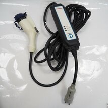 Th950821 NISSAN カー用品 日産リーフ用充電ケーブル 29690 3NK5E LEAF 純正 充電コード 中古_画像1