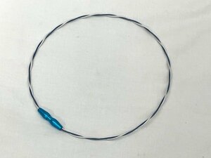 ファイテン(phiten) ネックレス RAKUWAネック ワイヤー EXTREME トルネード ブルー×ホワイト 43cm 美品