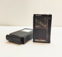 【SONY　WALKMAN】ソニー　レコーディングウォークマン WM-F404 ケース付き　010JGHU50_画像1