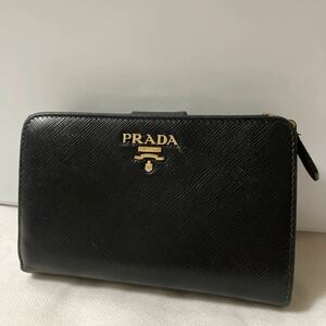 【良品】PRADA プラダ コンパクト ウォレット 折り財布 サフィアーノ レザー ブラック シリアルあり