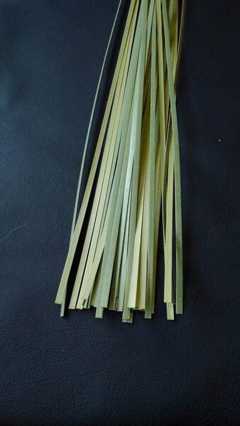 竹ヒゴ　平板　巾4㎜　厚さ0.5㎜　長さ900㎜　真竹　青竹　竹皮　50枚