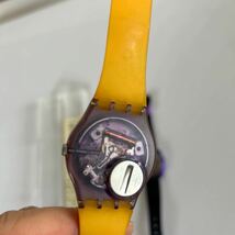 動作未確認の為ジャンク扱い　計2本　まとめ　腕時計 スウォッチ SWATCH SWISS スイス Swatch ピンク　紫　 【KAMI1-122007】_画像4