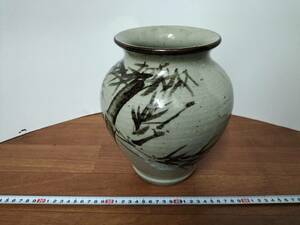 コレクション　昭和　レトロ　アンティーク　花瓶　壺　陶器　白系　飾り　置物