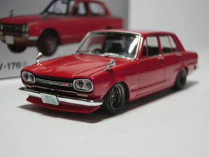 トミーテック TOMICA LIMITED VINTAGE LV-176c ニッサンスカイライン 2000GT-R PGC10 69年式 ローダウン・タイヤ交換・カスタム仕様 箱付