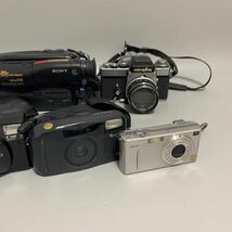 1円 【おまとめ】 フィルムカメラ デジタルカメラ 三脚 minolta XE b SONY Canon konica他 カメラ7台 現状品 動作未確認_画像3