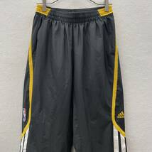 adidas NBA トレーニングパンツ ウィンドブレーカー size M ブラック イエロー 77508_画像1