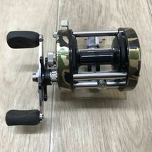 189 D 1円〜 釣り Abu Garcia Ambassadeur アンバサダー カモフラージュ カモ 柄 番手不明 ベイト リール アブ ガルシア 中古_画像2