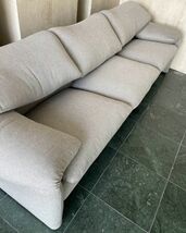 Cassina マラルンガ 3人掛ソファ w235cm 約180万円 ファブリック カッシーナ MARALUNGA ヴィコ・マジストレッティ 3P 張替え済_画像4