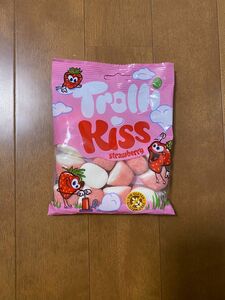 トローリ Trolli 菓子　グミ　キャンディ　ストロベリーキス