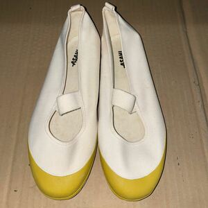  indoor shoes yellow color 27.5 goods with special circumstances 