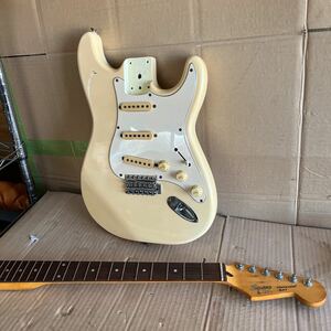 ★送料込 Squier スクワイヤー Stratocaster ストラトキャスター エレキギター fender フェンダー 