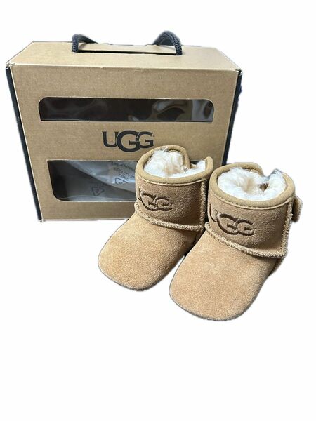 UGG ベビームートン