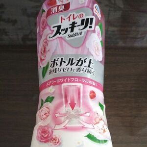 アース製薬 トイレのスッキーリ！ エアリーホワイトフローラルの香り 400ml