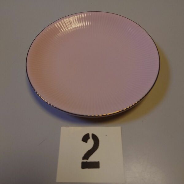 (2)金縁ピンク色陶器小皿 径135mm
