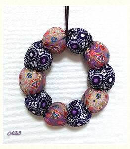 ハンドメイド★和な布リース 紫系 小さめ 10玉 和柄 壁掛け飾り ファブリックリース お正月、ひな祭りにも