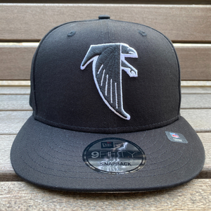 ラスト1 USA正規品 NEWERA ニューエラ 9FIFTY スナップバックキャップ NFL アトランタ ファルコンズ Atlanta Falcons 旧ロゴ 黒 90-02