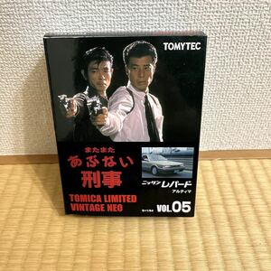 TOMYTEC またまたあぶない刑事 ニッサン レパード アルティマ VOL 5トミカリミテッド 1/64スケール