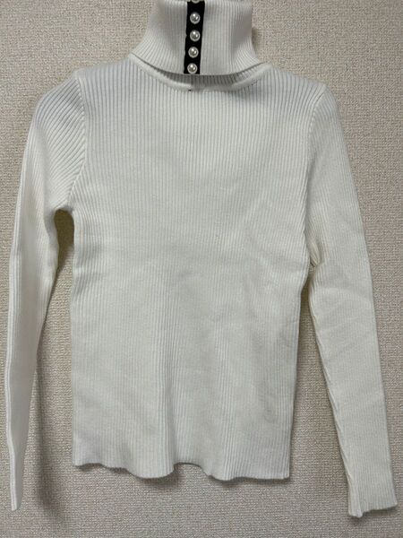 新品 今季 首パール バックシャン タートルネックリブニット ホワイト