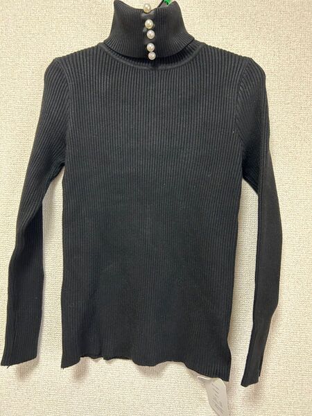 新品 今季 首パール バックシャン タートルネックリブニット 黒 ブラック
