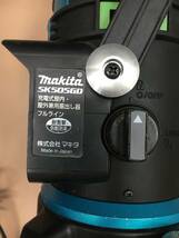 N104[10]16(光学測定器) 使用感多中古 Makita マキタ SK505GD 充電式屋内・屋外兼用墨出し器/グリーンレーザー/動作OK! 12/28K出品_画像5