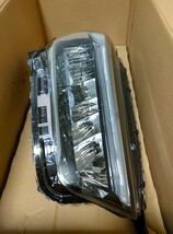 （新品未使用品） ライズ ロッキー A200A A210A 純正 LED ヘッドライト 右 運転席側 Assy 81110-B1710 刻印→AD1 ICHIKOH 1991_画像1