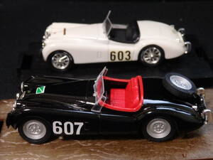 Jaguar 1/43 ジャガー2台セット HP160 3.5L Classics brumm Made in Italyイタリア製 発送はゆうパックおてがる版サイズ６０です。