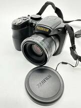 T1819　FUJIFILM 富士フィルム FINEPIX S2800HD コンパクトデジタルカメラ　三脚付き　動作未確認　ジャンク　_画像2