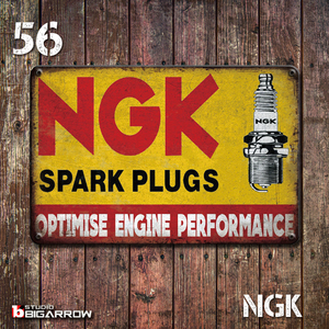 56 ブリキ看板 20×30㎝ NGK SPARK PLUGS スパークプラグ ガレージ スチール アンティーク アメリカンインテリア 世田谷ベース